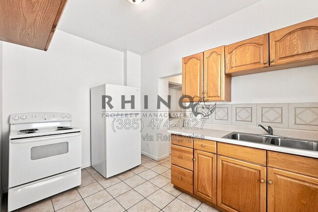 Building Photo - 926 Binford St Unit 2