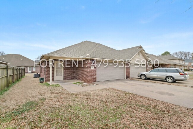 Photo - 1667-1669 Evening Shade Dr Unit 1669
