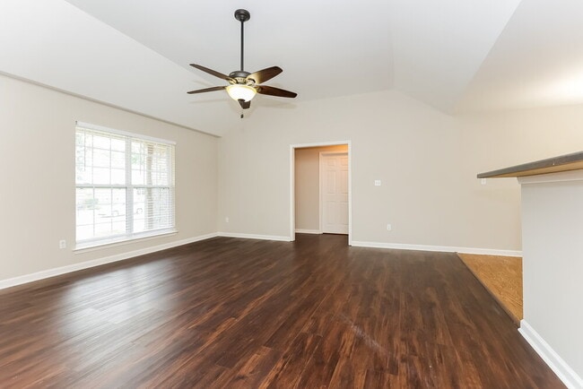 2015 Slayton Dr