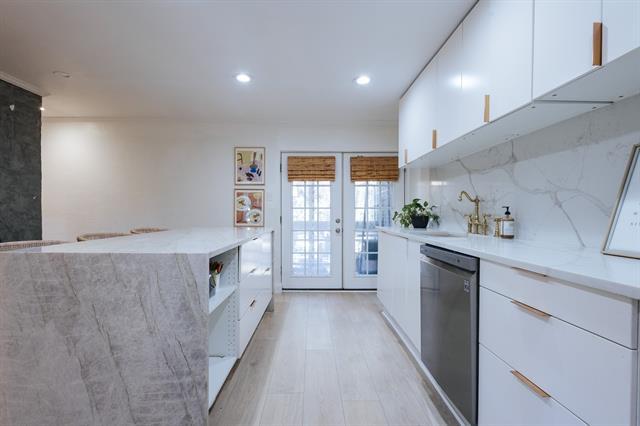 Photo - 5916 Birchbrook Dr Unit 228