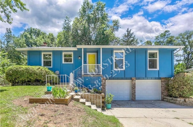 Building Photo - Beautiful 3 Bed 2.5 Bath Raised Ranch in L... Rental