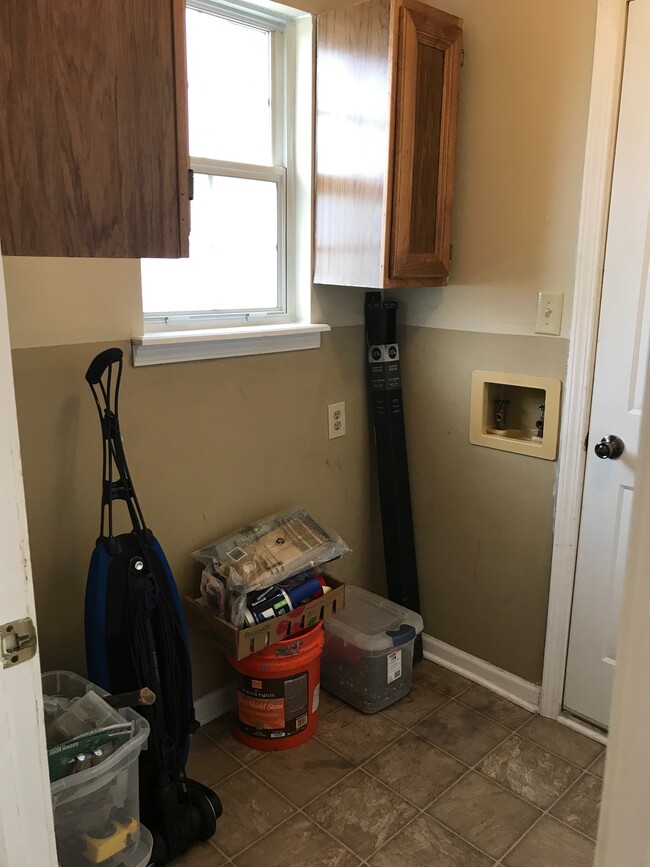 Laundry Room with W/D hookups - 582 Redfox Ct N House