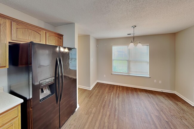 Photo - 1071 Red Fern Cir W