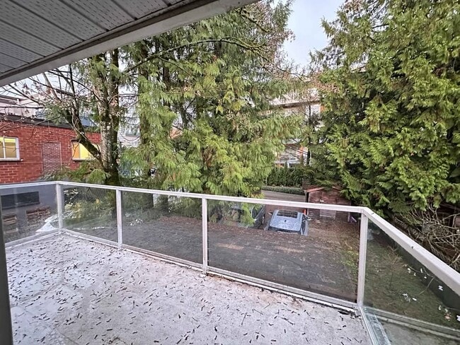 Photo - 1318 Ross Rd