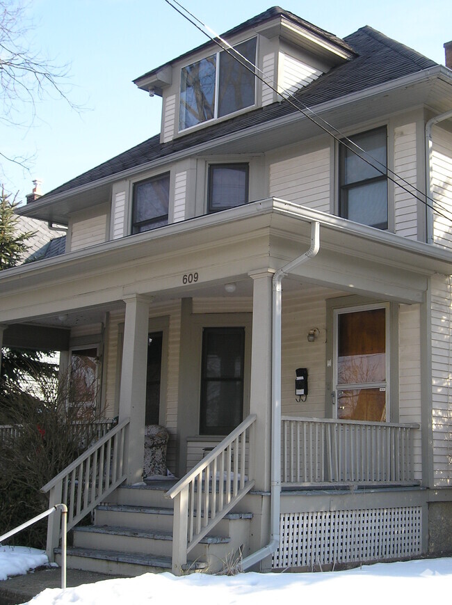 Building Photo - 607 W Madison St Unit #1 Rental