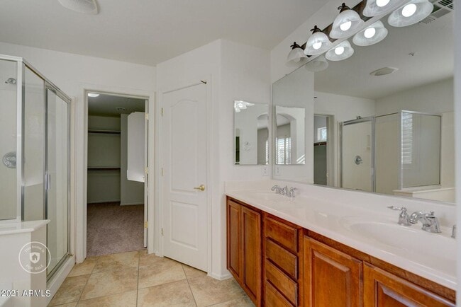 Photo - Gorgeous 4 Bed 3 Bath 3 Car home in Peoria with community Pool