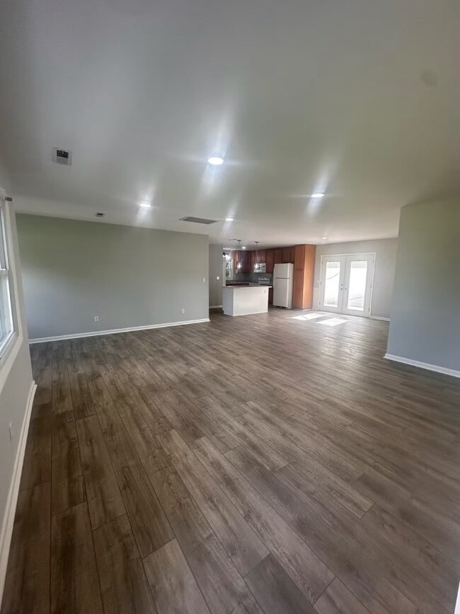 Photo - 113 N Crestwood Dr