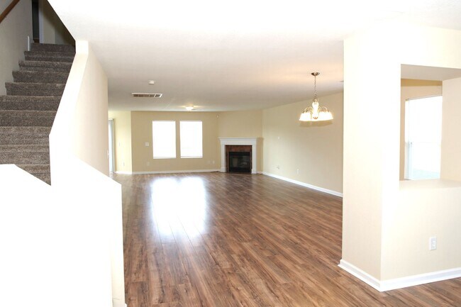 Photo - Move-In Special!