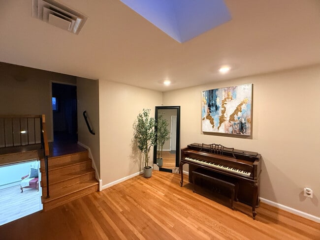 Photo - 3452 Quaker Ct