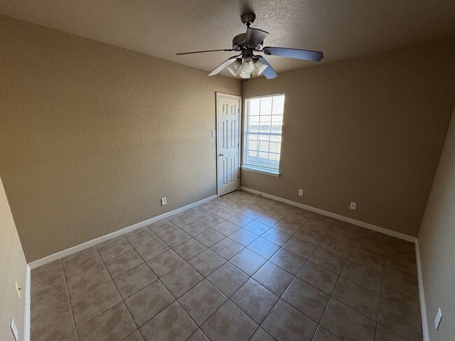 Photo - 1310 Powder River Dr Unidad B