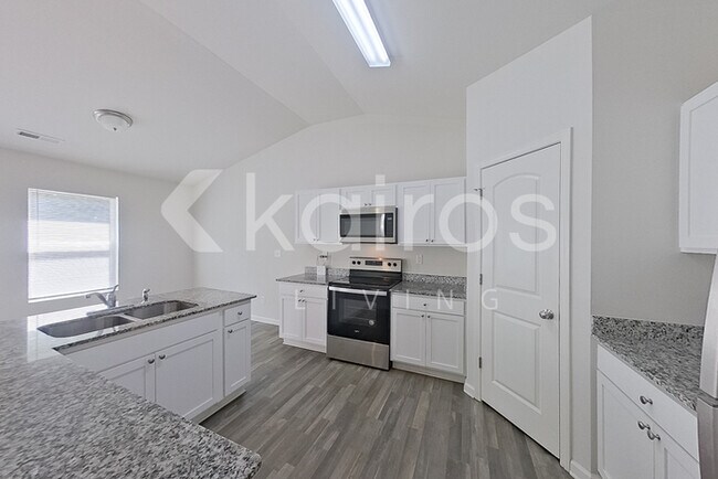 1699 Amberlight Circle