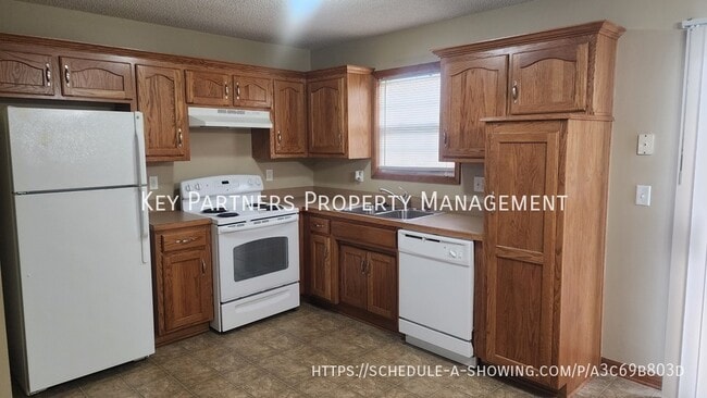 Photo - 1640 SW Highland Dr