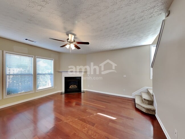 Photo - 317 Azalea Loop