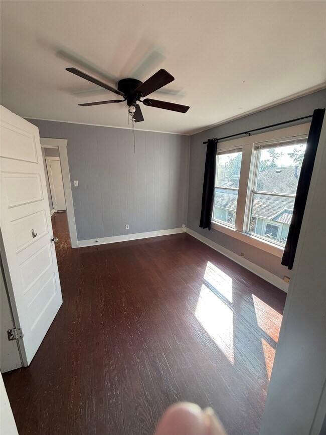 Photo - 911 Harvard St