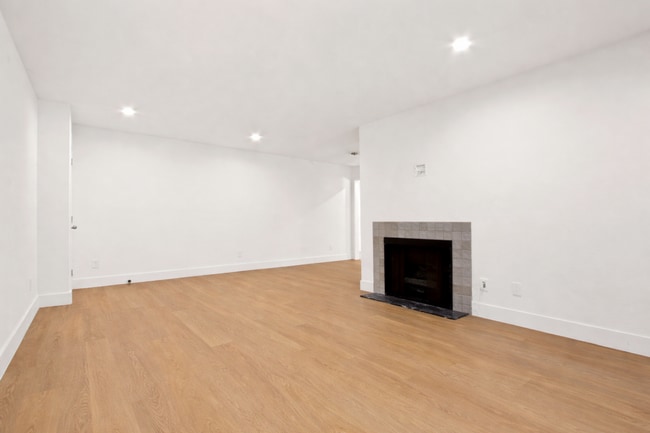 11737 Courtleigh Dr.