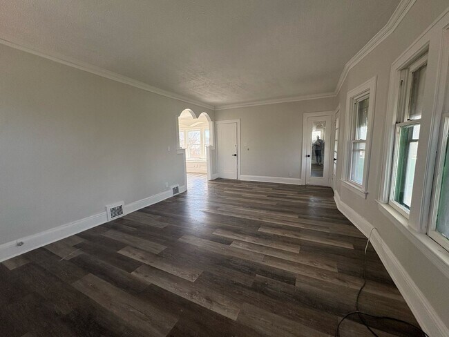 Photo - 3755 E 154th St Unit Upper