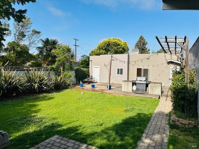 Building Photo - 1244 East Ave Rental