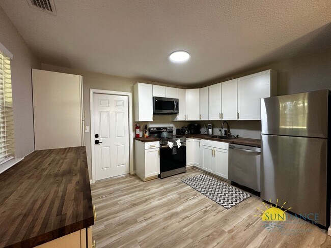 Photo - Quaint 2-Bedroom Home in Prime Fort Walton Beach! Unit B