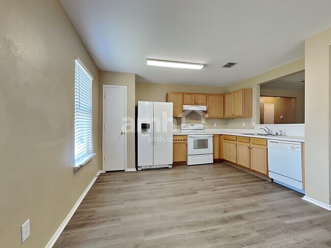 Photo - 4610 Elm Point Dr