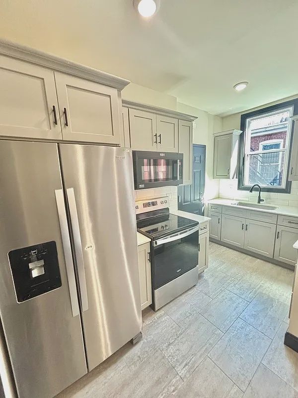 709 N Duke St Unit 3