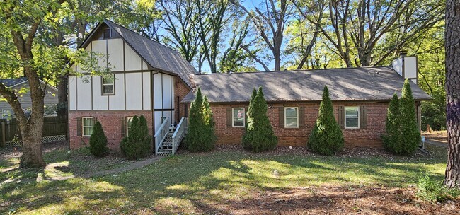 Building Photo - 5006 Hawthorne Ct Unit B - Right Rental