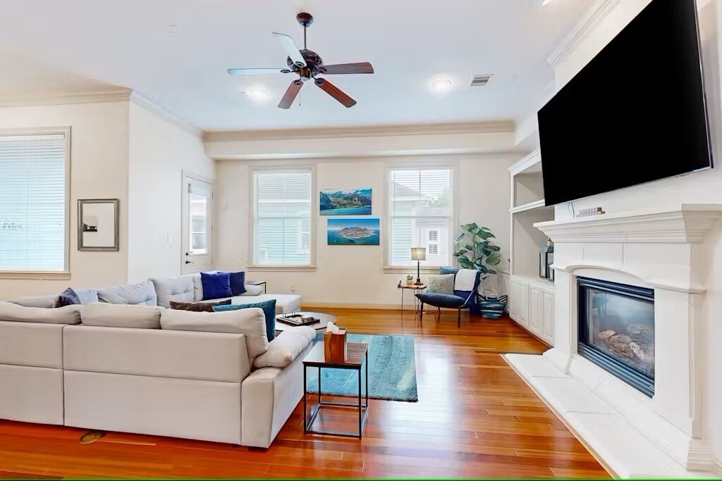 Photo - 404 W 16th St