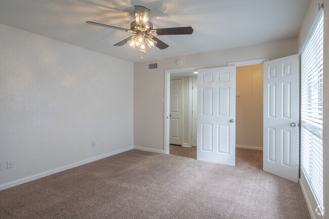 2BR, 2BA - 1040SF - Lakewood Apartments
