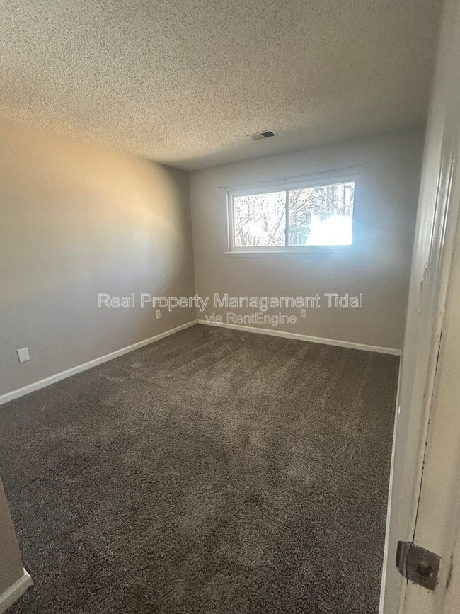 Photo - 1083 Tall Oak Dr