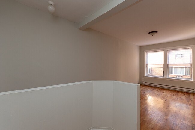 Photo - 516 W Melrose St Unidad 704