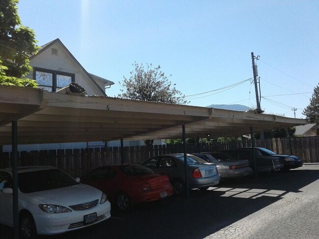 Photo - 507 NE D St Unit 6