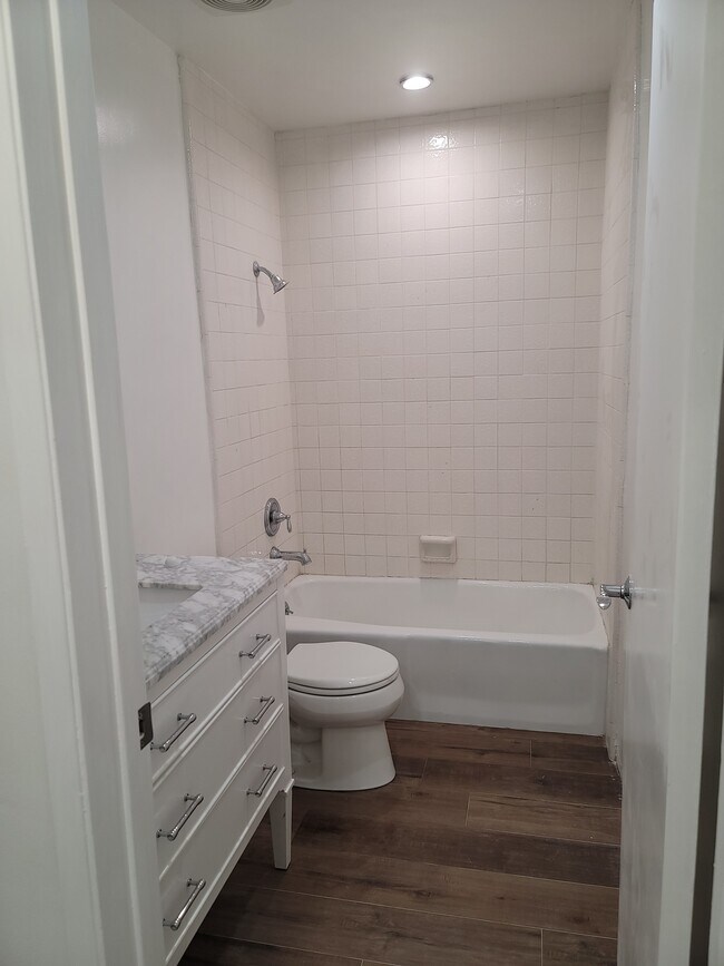 Photo - 15248 Dickens St Unidad #310