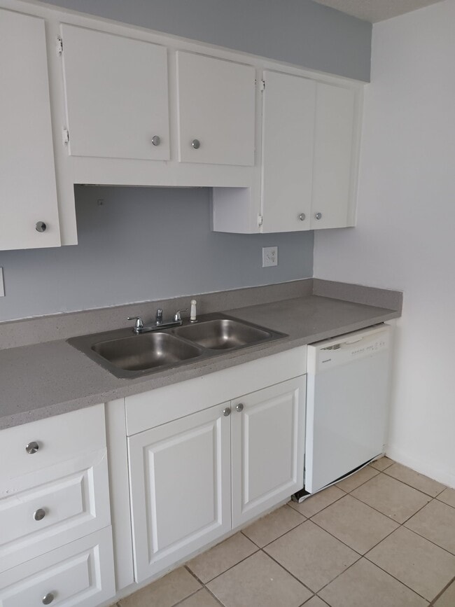 3215 Baird Ave Unit M-87