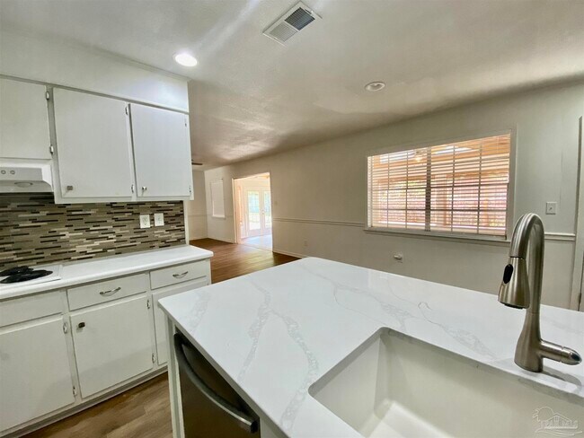 Photo - 3821 Collingswood Rd