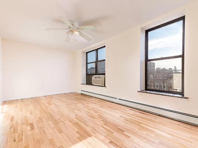 Building Photo - 14-17 31st Avenue