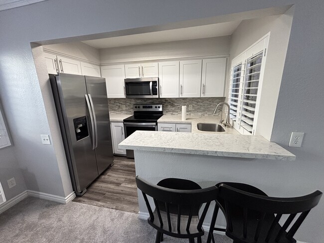 Kitchen and Breakfast - 7972 Mission Center Ct Unit C