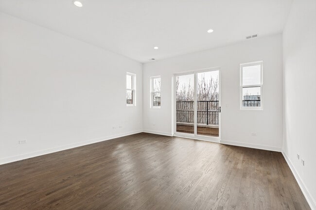 Photo - 1952 W Ohio St Unidad 2E