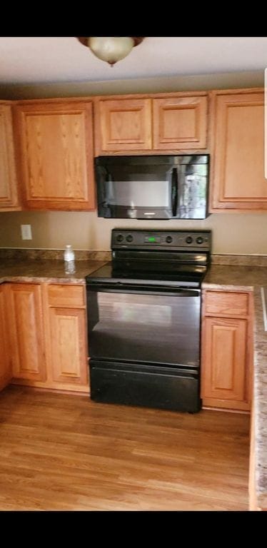 Photo - 300 Majestic Ct