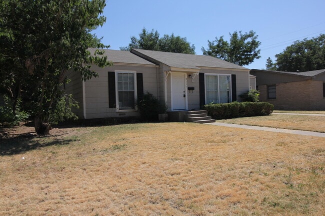Building Photo - 2317 32nd St Rental