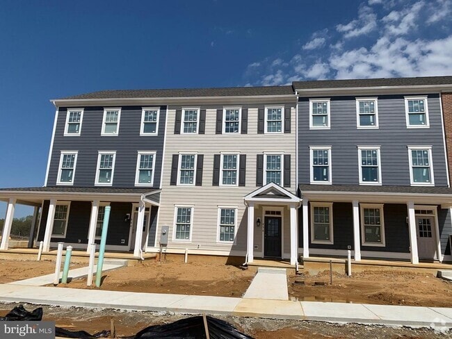 Building Photo - 858 Mapleton Ave Rental
