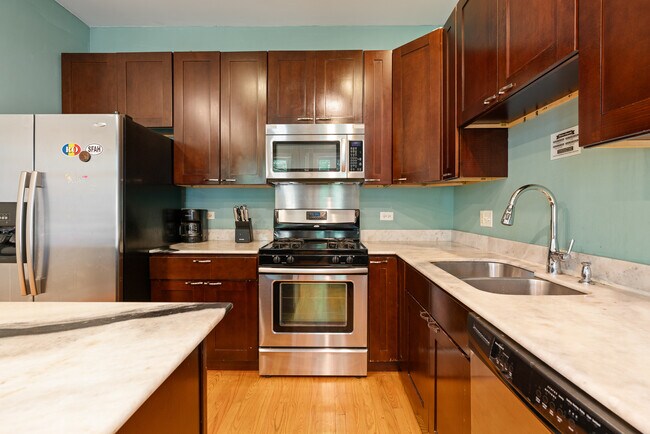 Photo - 2337 W Maypole Ave