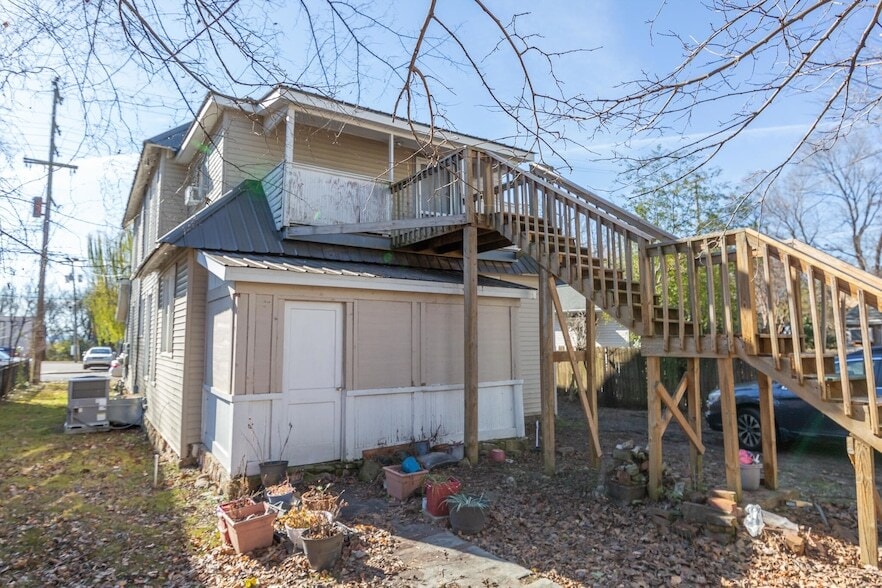 Photo - 407 Colville St