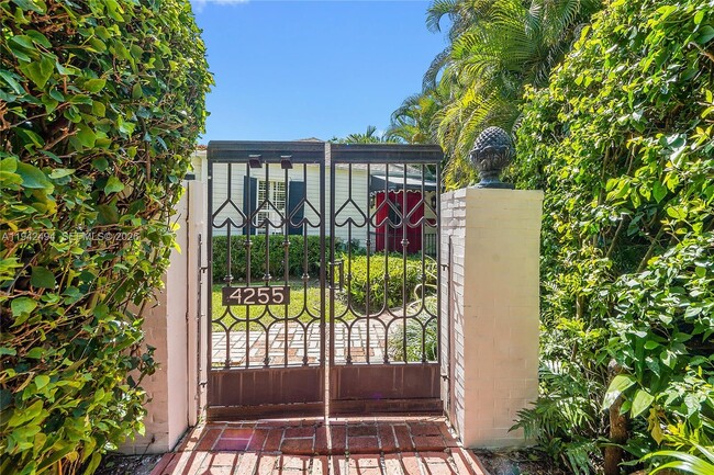 Photo - 4255 Lennox Dr