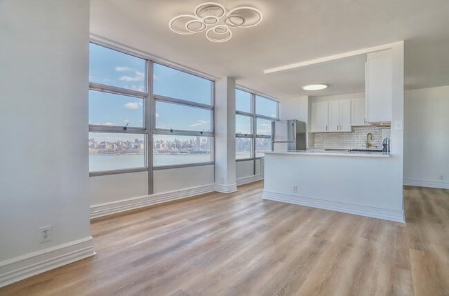 Building Photo - 6050 JFK Blvd E Unit 10C