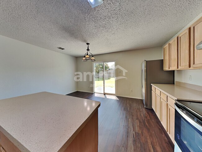 Photo - 1601 White Oak Rd