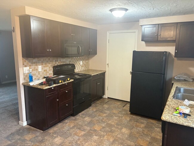 Photo - KeBr01 ~ 486/488 52nd Street Unidad 488