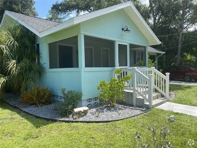 Building Photo - 1823 5th St Rental