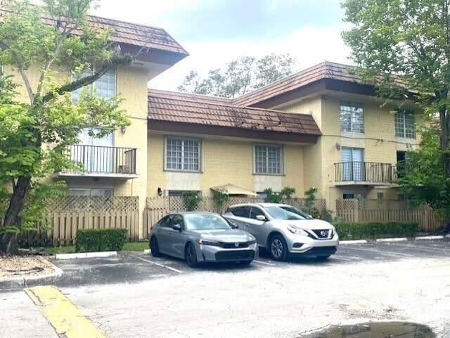 Building Photo - 8650 SW 109th Ave Unit 102 Rental