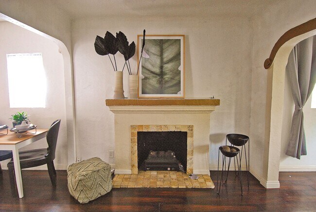 Photo - 826 Michigan Ave