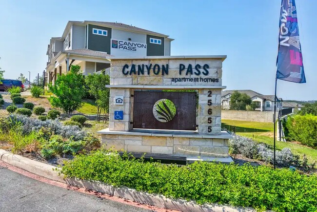 Building Photo - Canyon Pass