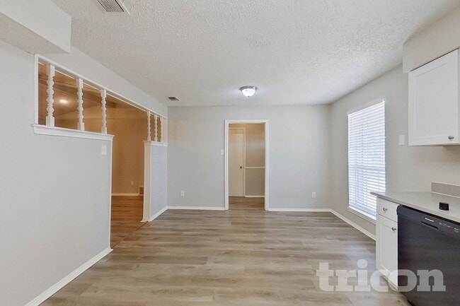 Photo - 545 Sharp Dr